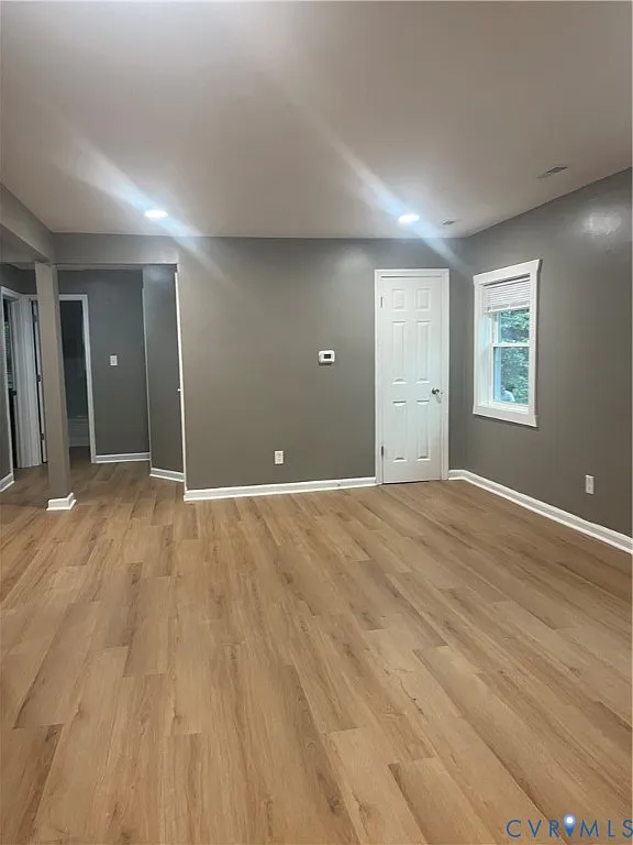 3 bed, 1.5 bath, 936 sqft, $1,900 — Photo 3