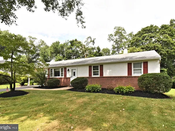 112 Pennapacker Rd, Collegeville, PA 19426