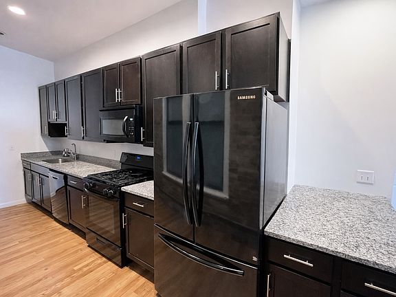 2nd image of 2129 N Southport Ave #2R