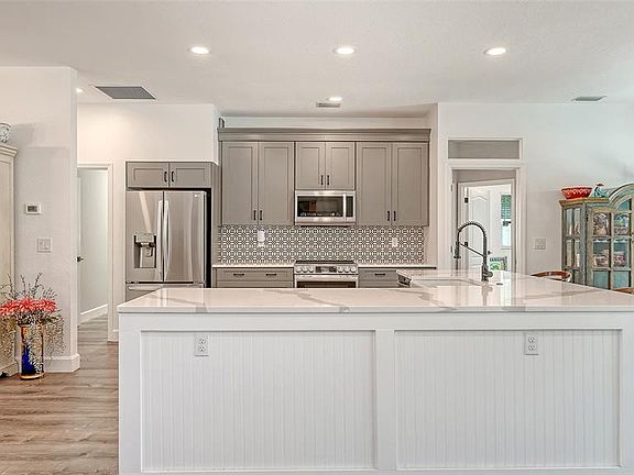 4th image of 5101 SUNNYDALE CIRCLE N
