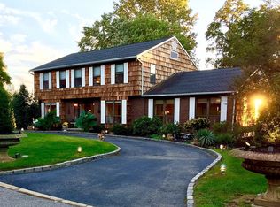 5 Creek Ridge Rd, Bayville, NY 11709