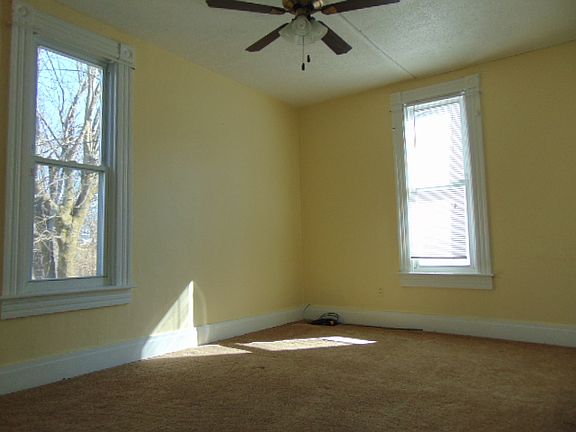2nd image of 127 N Sugar St
