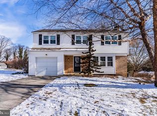 12 Hickory Pl, Camp Hill, PA 17011