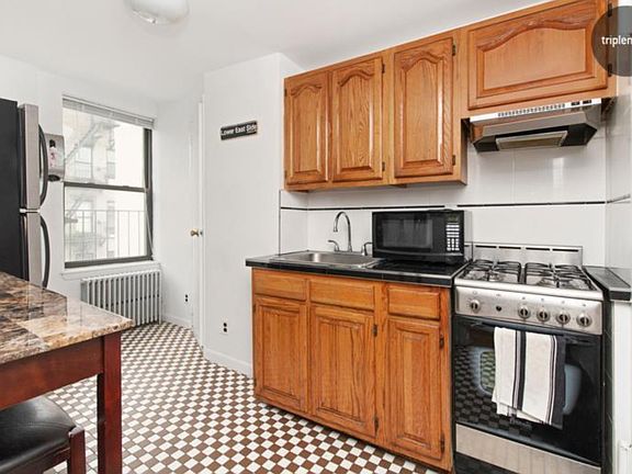 5th image of 412 E 11th St APT 5R