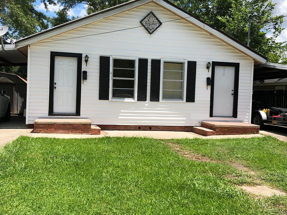 220 Brundrette - left side of duplex