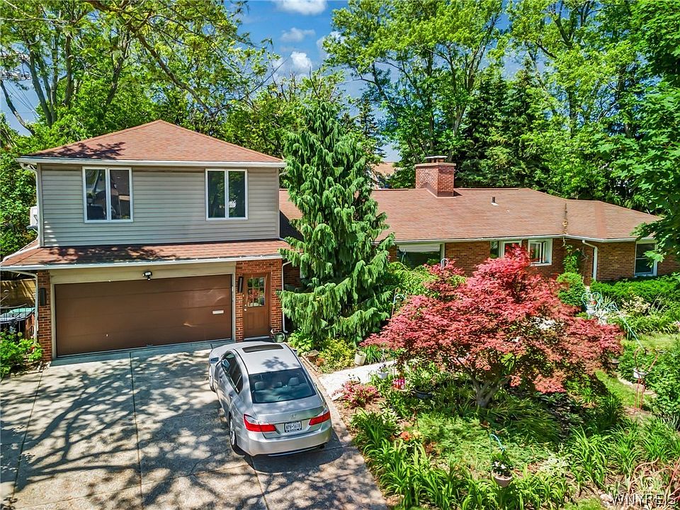 1st image of 854 Colvin Blvd