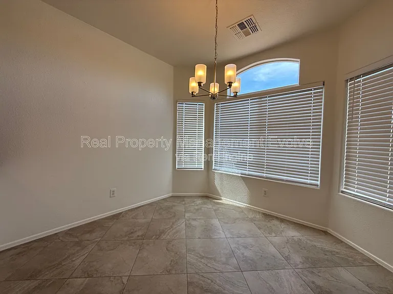 11913 W Jackson St — Photo 8