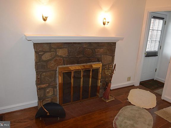 2nd image of 313 E Christian St