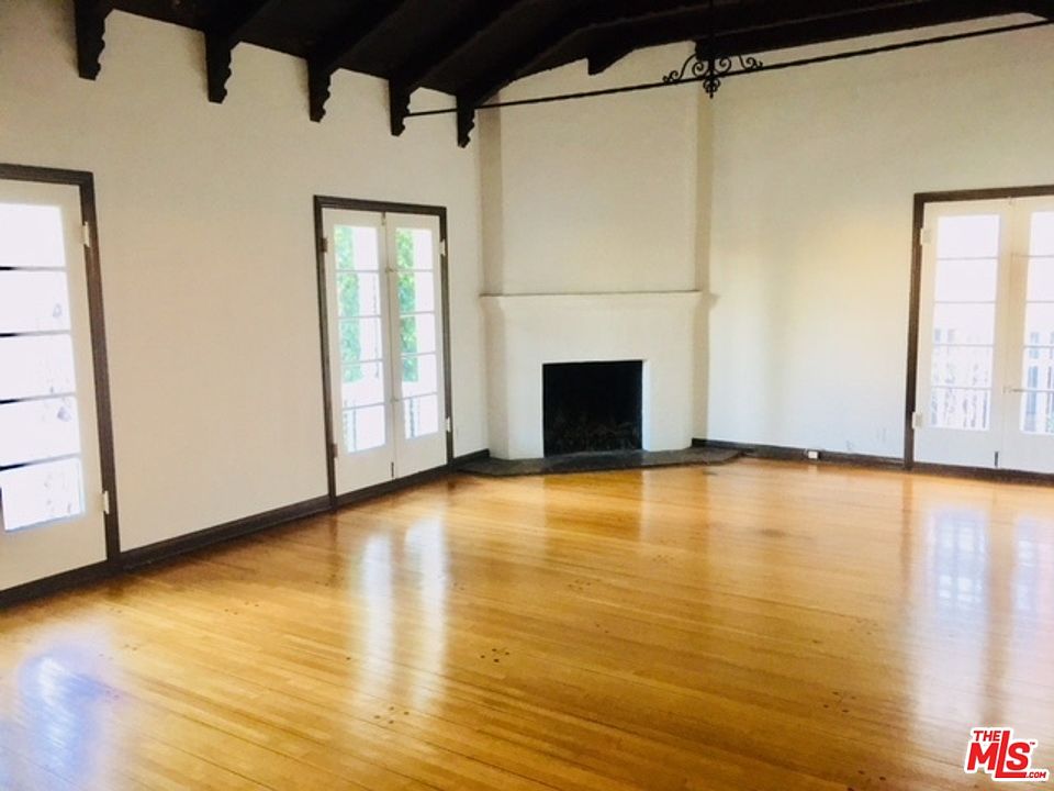 2nd image of 725 Lorraine Blvd APT B