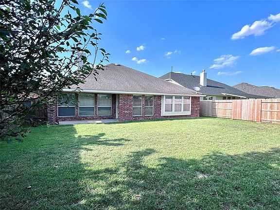 3rd image of 12819 Canyon Echo Dr