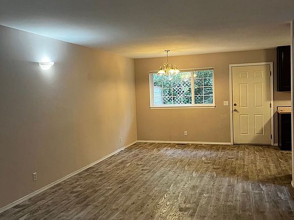4th image of 984 E Whidbey Ave APT A2