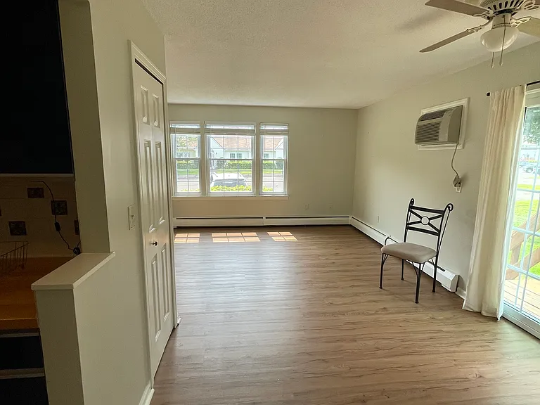 14 Pinney St #10 — Photo 7