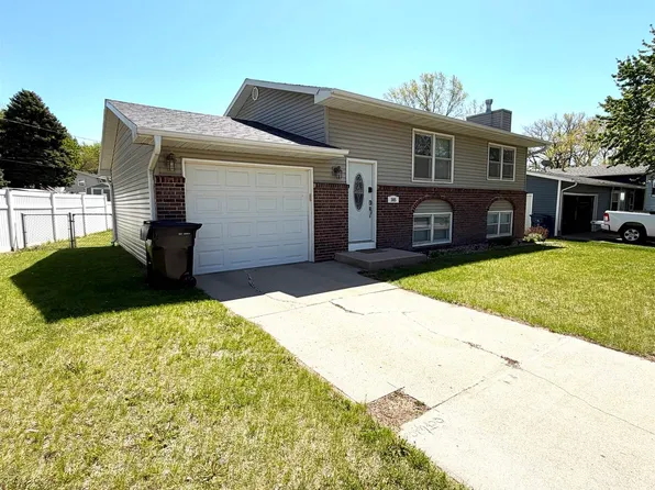 305 Windsor Dr, Norfolk, NE 68701