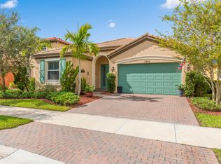11215 SW Kingslake Cir, Port Saint Lucie, FL 34987
