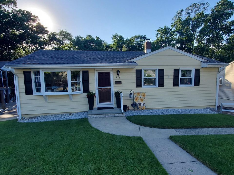 1st image of 276 Crestwood Dr