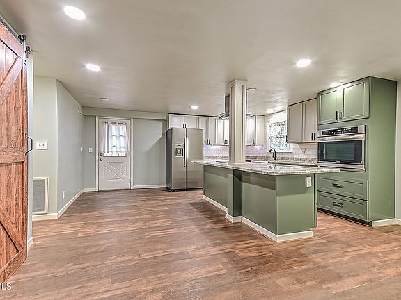 5th image of 156 Reynolds Hills Dr