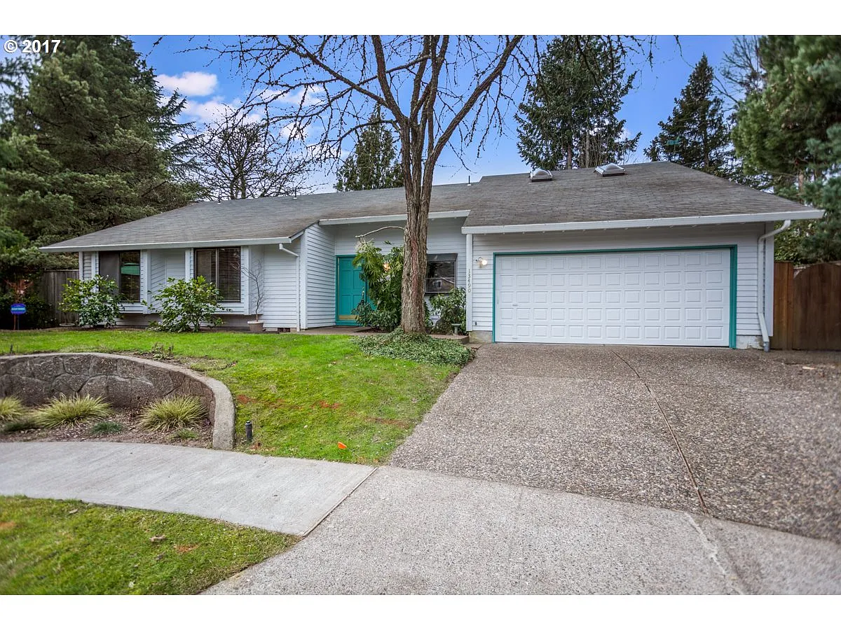 13490 SW Tulip Ct photo 1
