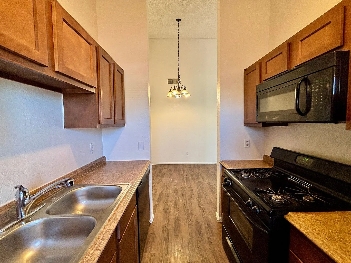 818 S Langley Ave #203 — Photo 2