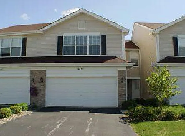 2455 Stoughton Cir