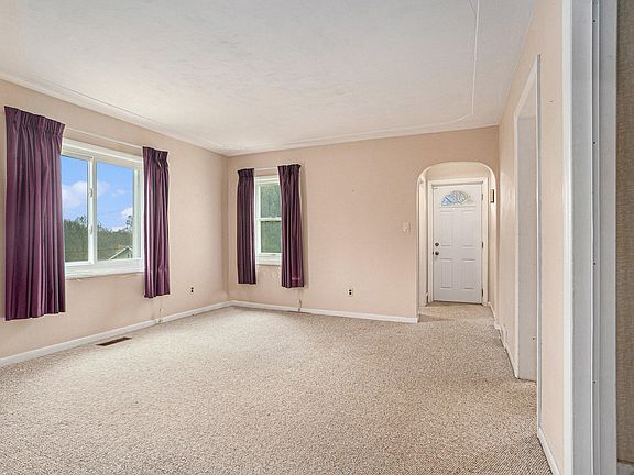 4th image of 27 E Pitman Ave