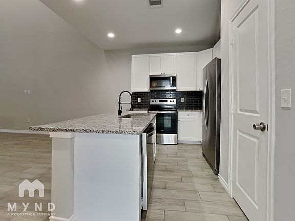 5th image of 15840 Forest Dr