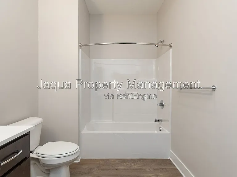 335 Center St #204 — Photo 6