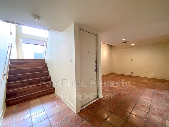 2nd image of 3102 Eisenhauer Rd APT B-17