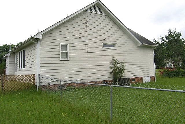 2nd image of 210 Devin Dr