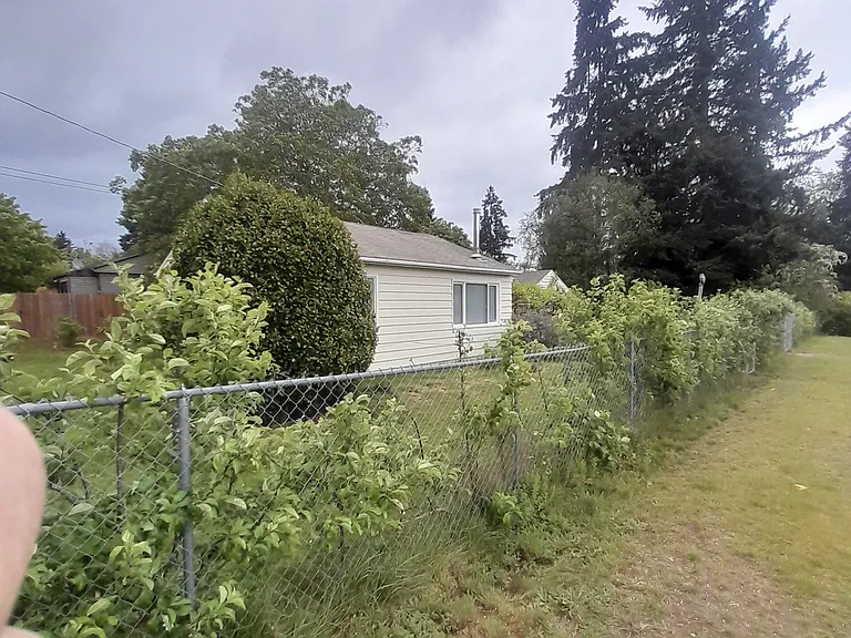 15504 26th Ave NE — Photo 1