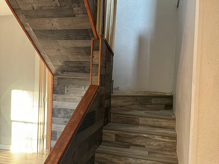 1120 Menchaca St — Photo 4