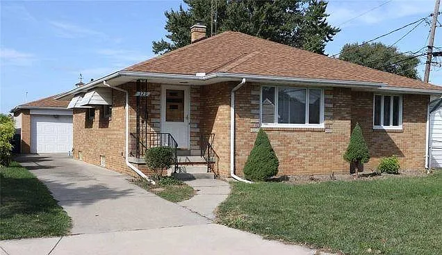 3 bed, 1366 sqft, $1,575 — Photo 2