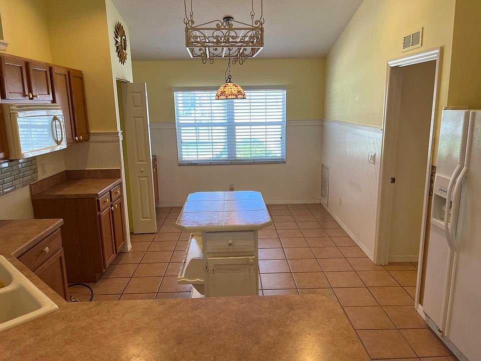 1st image of 17744 SE 117th Cir