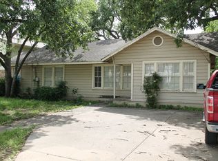 808 S Welch St, Denton, TX 76201