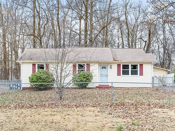 3rd image of 528 Roselawn Dr