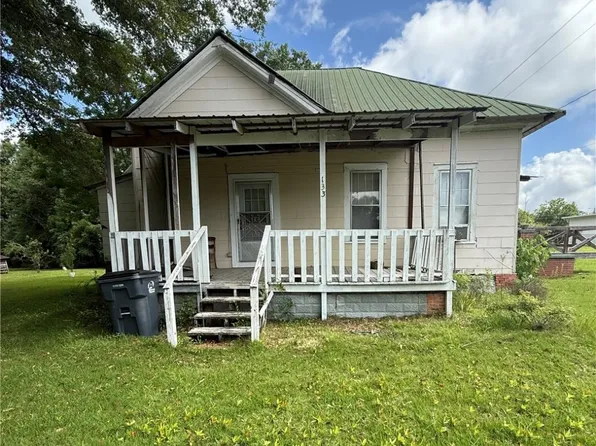 133 Bridges St, Notasulga, AL 36866