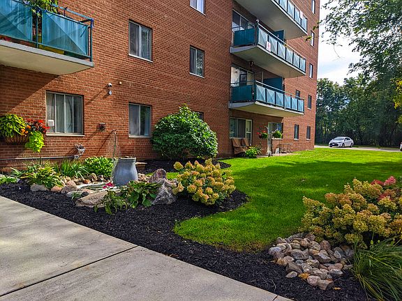 3rd image of 15 Brookland Ave #407