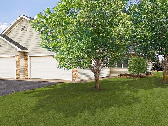 2nd image of 337 Williamsburg Pl #D
