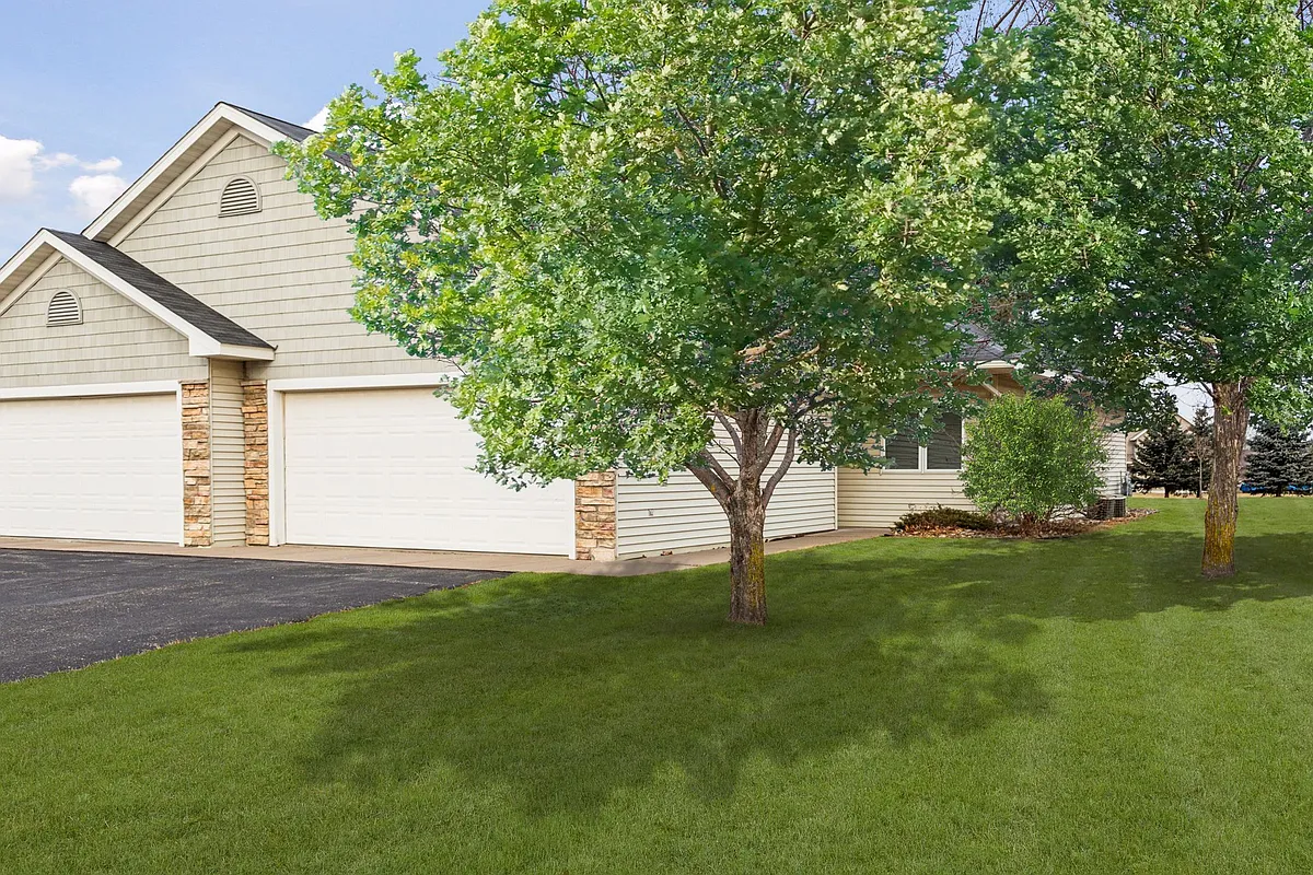 Building Photo - 337 Williamsburg Pl #D