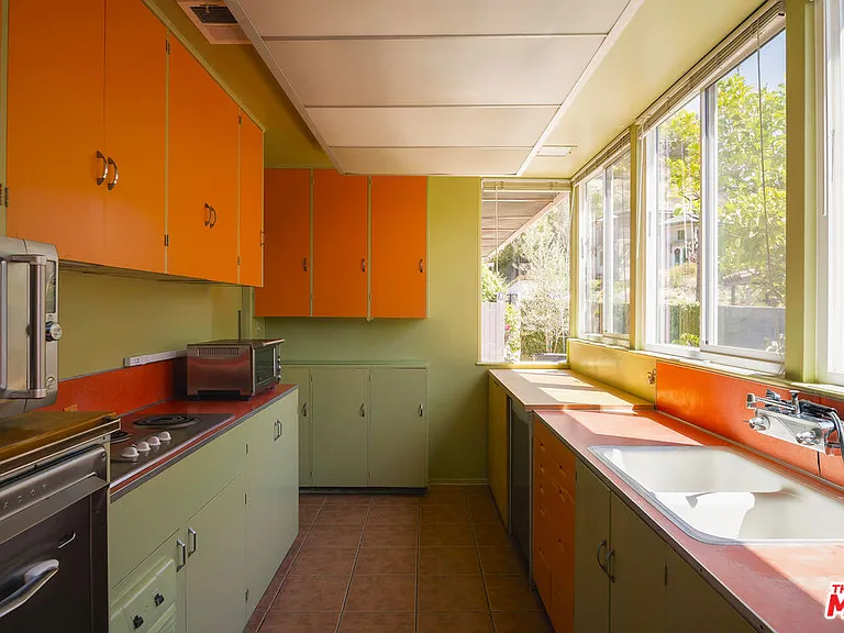 541 Suncourt Ter — Photo 15