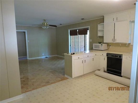 3rd image of 1421 Rodessa Dr