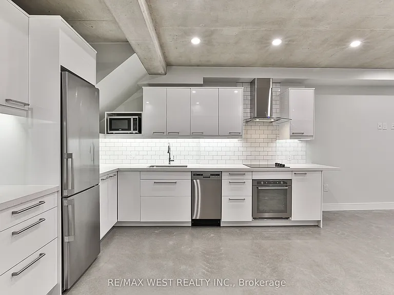 1745 Keele St #4 — Photo 7