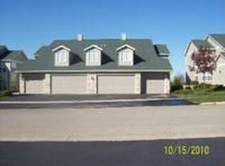 965 Kelly Ln, Sycamore, IL 60178