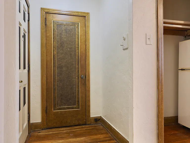Apartments On Academy — Photo 12