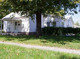 302 E 28th St, Kearney, NE 68847