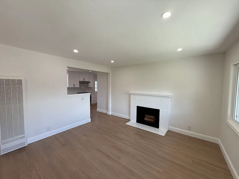251 Del Norte Ave — Photo 2