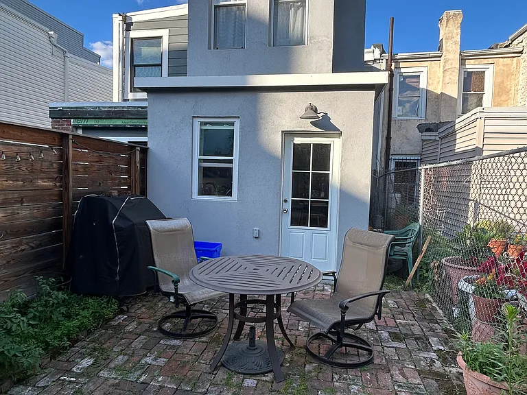 2052 E Boston St — Photo 12
