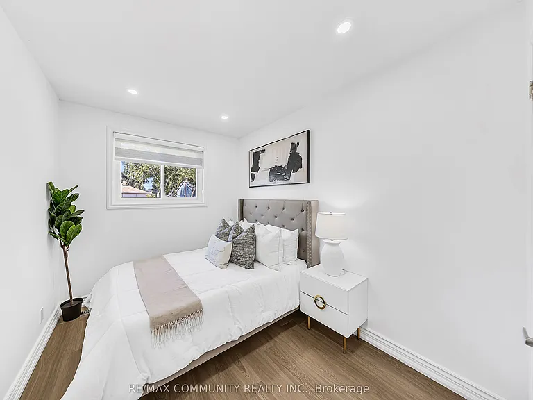 733 Lublin Ave — Photo 11