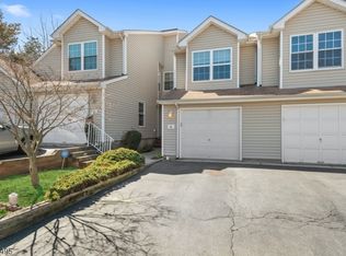 10 Mariano Ct, Somerset, NJ 08873