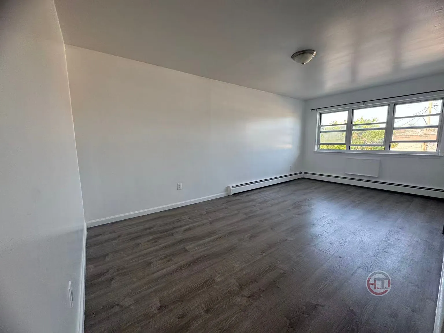 3 bed, 1000 sqft, $3,000 — Photo 4