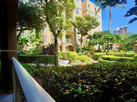 4th image of 19801 E Country Club Dr #4106